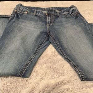Medium wash Women’s Maurice’s Jeans